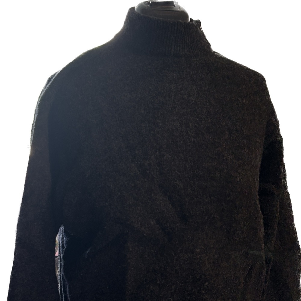 United colors of Benetton charcoal, gray 100% Shetland wool sweater